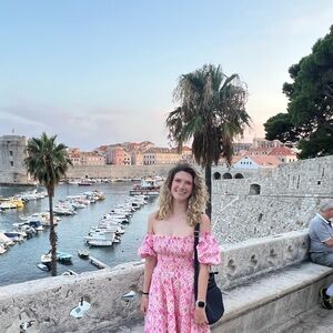 Meet your Posher, Em